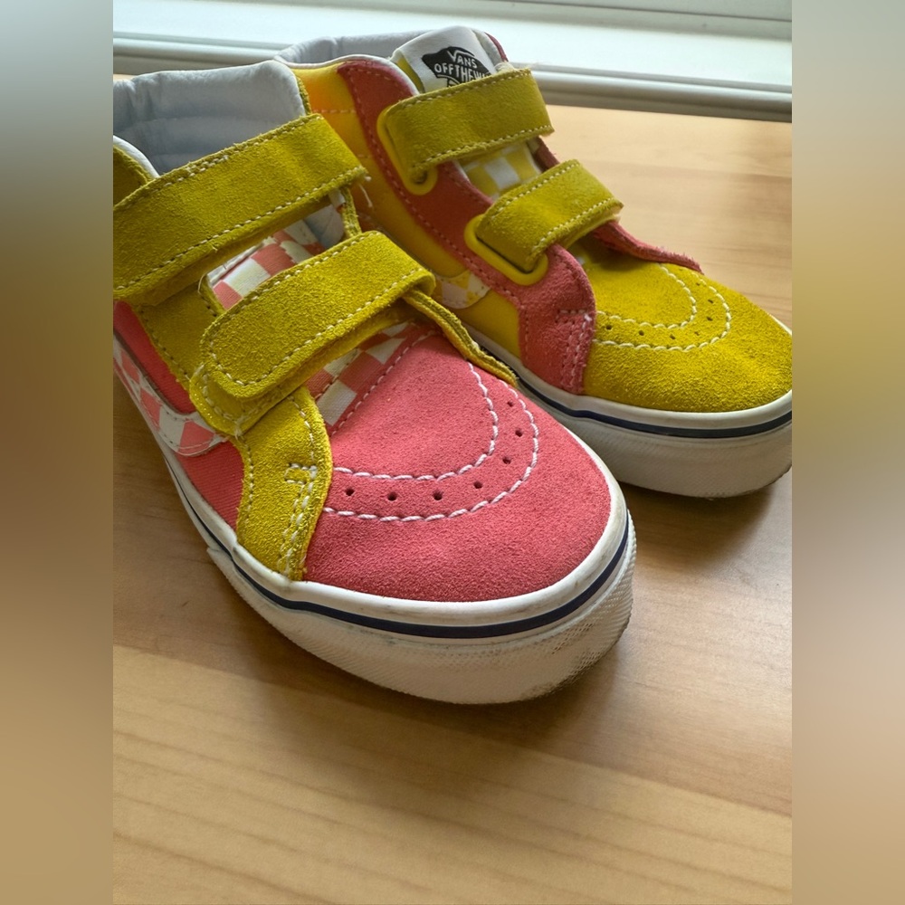 Nickelodeon SpongeBob Yellow and Pink Kids Sneakers - Picture 5 of 11